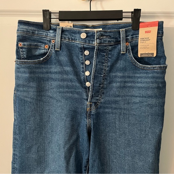 Levi’s Ribcage Straight Ankle - Picture 2 of 4